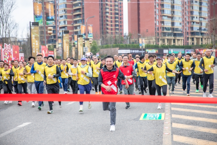 与你同行 共赴新程——汇赢国际隆重举行2026年新春越野跑(图10) 与你同行 共赴新程——汇赢国际隆重举行2026年新春越野跑(图10)