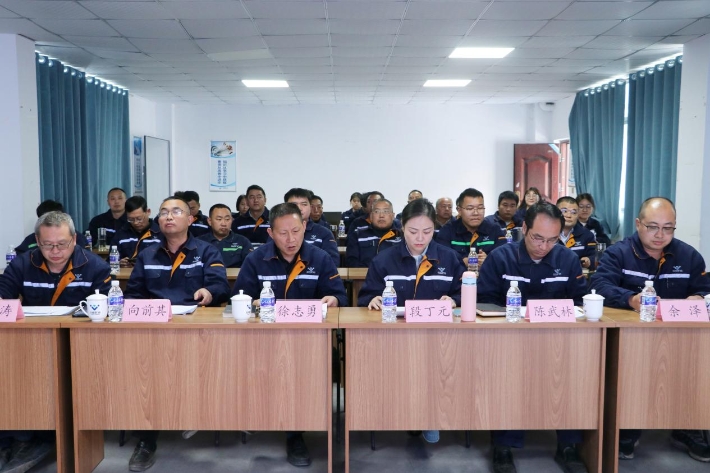 以辩验学,以评促长 ——联鑫矿业2025年度师带徒项目答辩圆满结束(图2) 以辩验学,以评促长 ——联鑫矿业2025年度师带徒项目答辩圆满结束(图2)