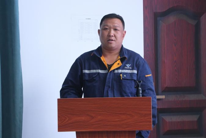 以辩验学,以评促长 ——联鑫矿业2025年度师带徒项目答辩圆满结束(图3) 以辩验学,以评促长 ——联鑫矿业2025年度师带徒项目答辩圆满结束(图3)