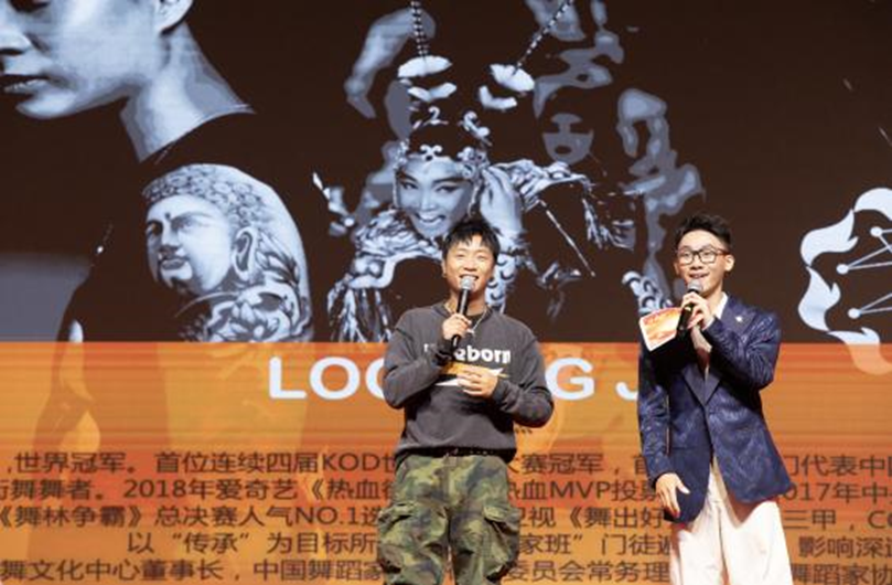 盛会载童趣,战旗赴高三 ——博骏双语举行第二届艺术节汇演暨新高三授旗仪式(图5) 盛会载童趣,战旗赴高三 ——博骏双语举行第二届艺术节汇演暨新高三授旗仪式(图5)